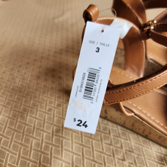 5/$20 NWT Joe Fresh beige blue white polka dot wedge heel sandal shoes girls 3 - Picture 8 of 13